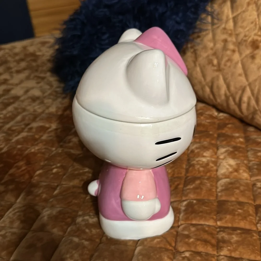 Hello Kitty Cookie Jar - Picture 3 of 5
